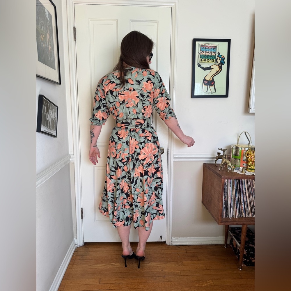 80s Vintage Green Black and Pink Floral Shirt Dress - Picture 3 of 9